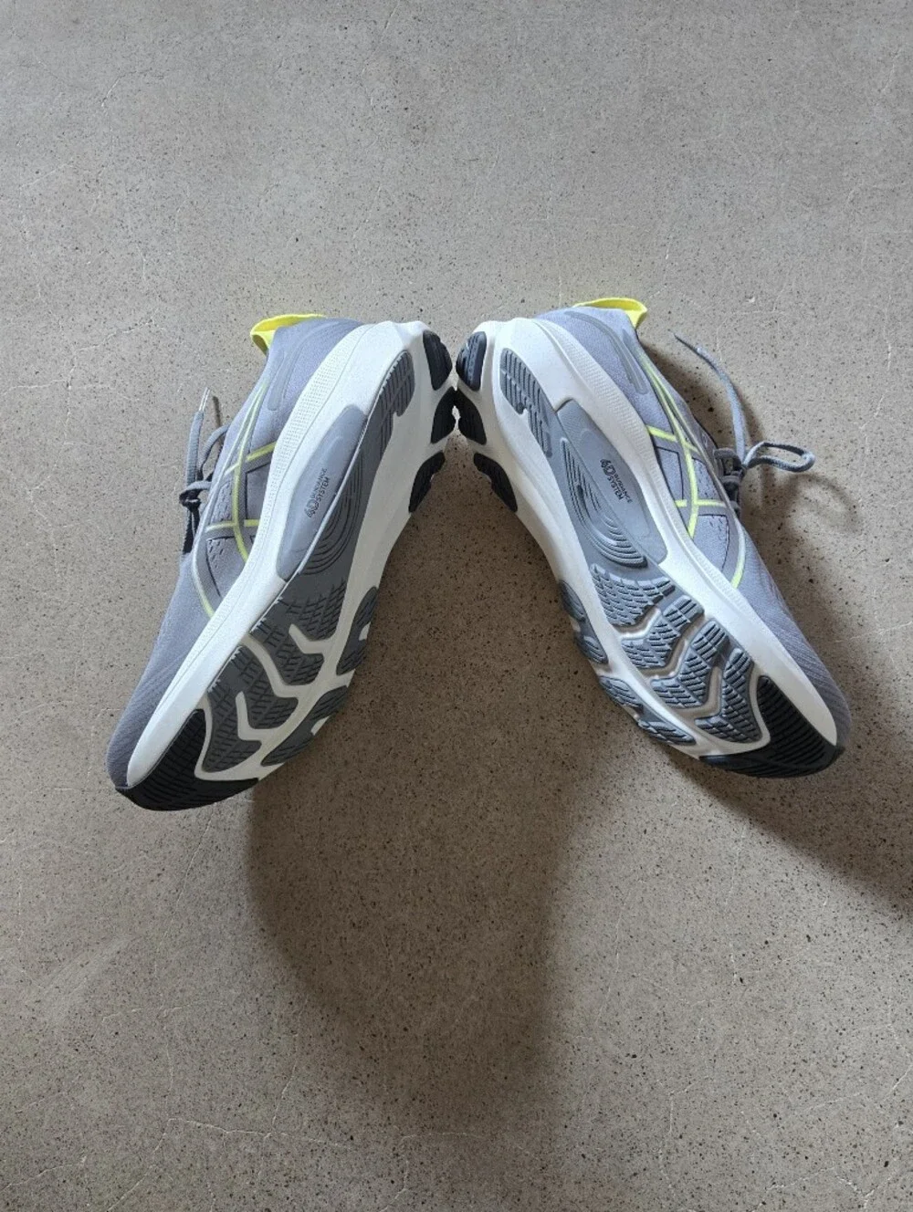 ASICS Men's Gel-Kayano 32 Gray Running Shoes with Neon Yellow Accents-Brand New